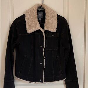 Classic Black Denim Jacket with Cream Sherpa Collar